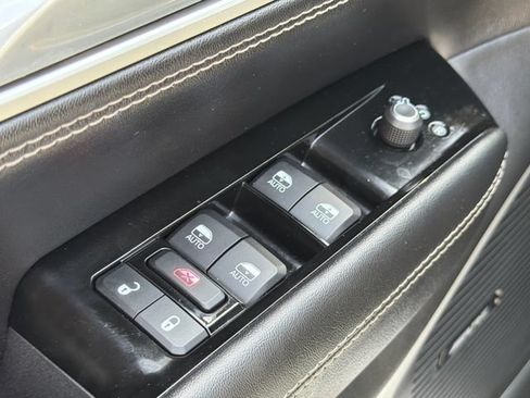 Used 2022 Jeep Wagoneer Series II w/ Rear Seat Video Group 1 AWD/4WD image 23