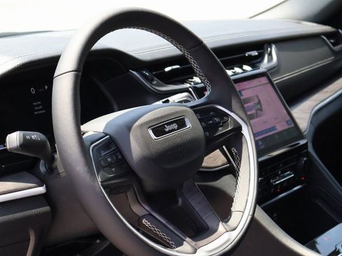 New 2025 Jeep Grand Cherokee L Limited w/ Black Appearance Package image 26