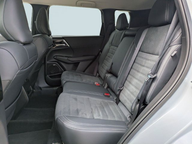 New 2026 Mitsubishi Outlander SE FWD image 15