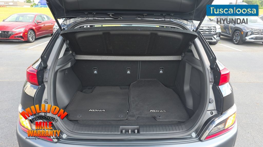 Used 2023 Hyundai Kona Limited FWD image 10