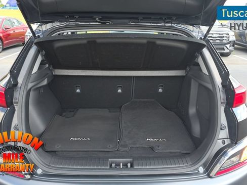 Used 2023 Hyundai Kona Limited FWD image 10