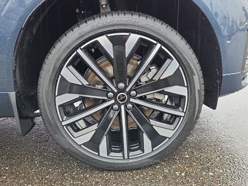 New 2026 Volvo XC60 T8 Ultra w/ Protection Package Premier AWD/4WD image 10