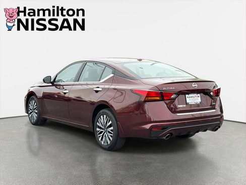 Used 2023 Nissan Altima 2.5 SV w/ SV Premium Package AWD/4WD image 4