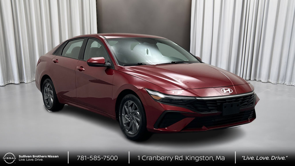Used 2024 Hyundai Elantra SEL FWD image 3