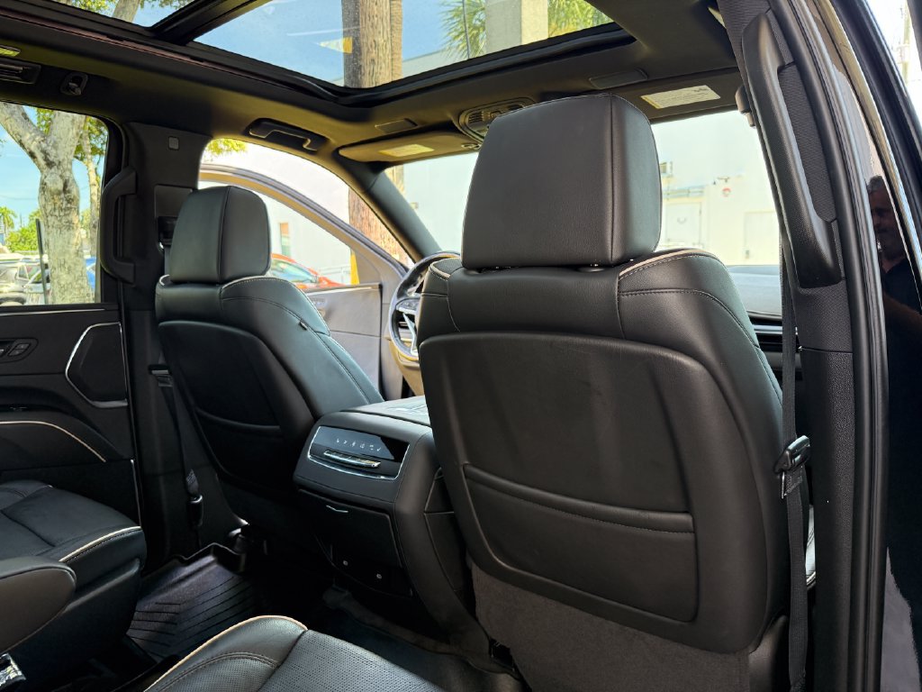 Used 2022 Cadillac Escalade ESV Sport RWD image 20