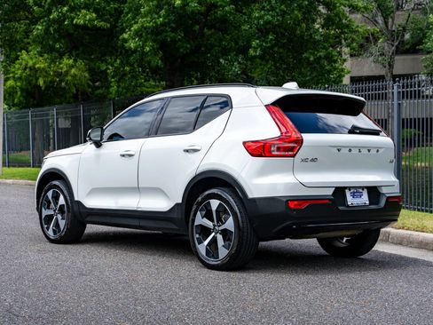 Used 2024 Volvo XC40 B5 Plus AWD/4WD image 8