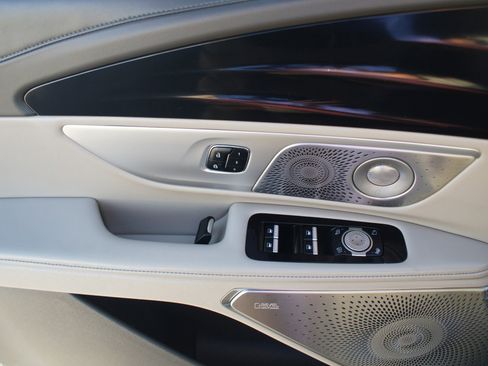 Used 2024 Lincoln Nautilus Reserve w/ Equipment Group 203A image 29