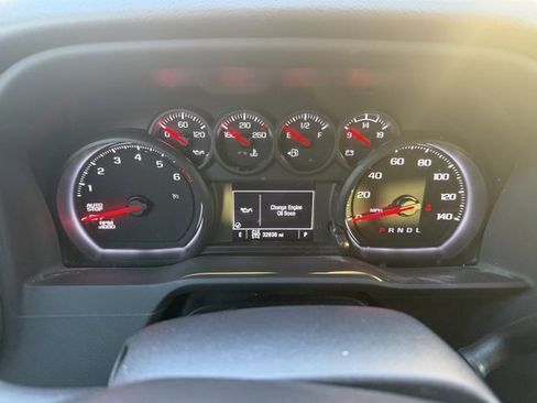 Used 2023 Chevrolet Silverado 1500 Custom image 10