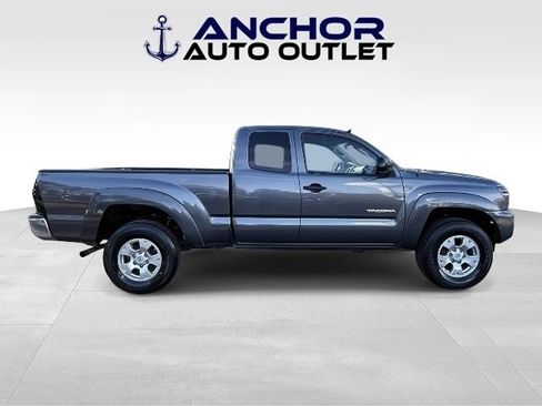 Used 2015 Toyota Tacoma 4x4 Access Cab image 9