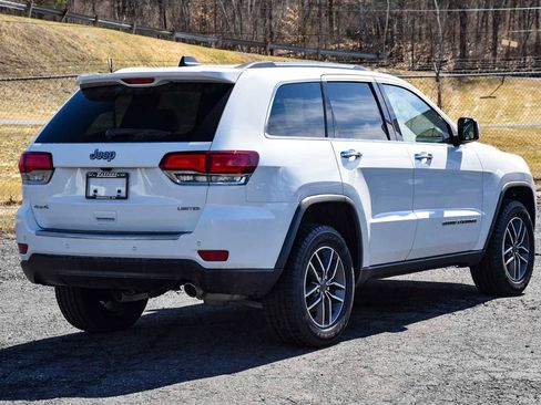 Certified 2021 Jeep Grand Cherokee Limited w/ Luxury Group II image 3