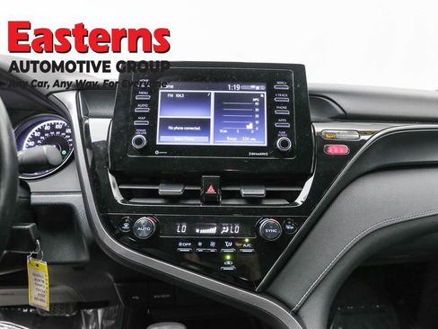 Used 2023 Toyota Camry SE image 12