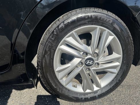 Used 2019 Hyundai Elantra SEL FWD image 17