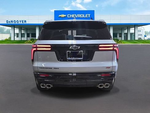 New 2026 Chevrolet Traverse RS w/ LPO, Floor Liner Package AWD/4WD image 9