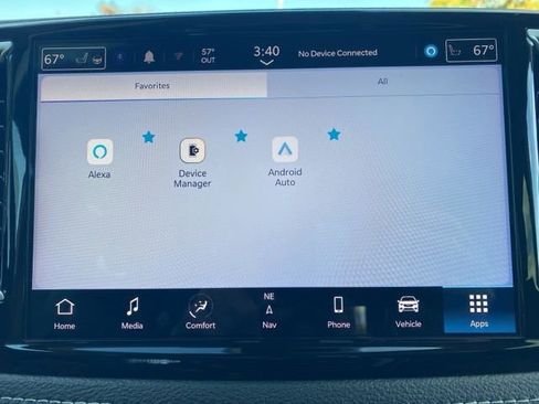 Used 2024 Chrysler Pacifica Limited image 46