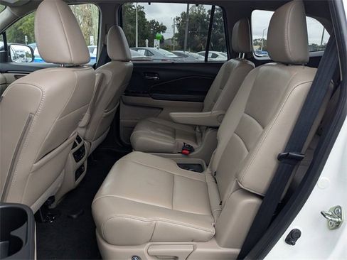 Used 2019 Honda Pilot Touring image 14