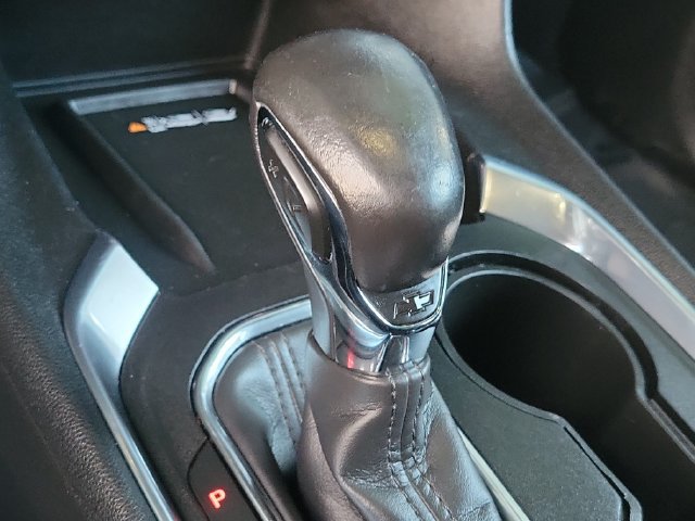 Used 2022 Chevrolet Traverse Premier w/ Redline Edition FWD image 16