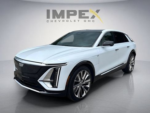 Used 2026 Cadillac Lyriq Signature Luxury w/ Nappa Leather Package AWD/4WD image 1
