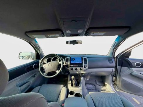 Used 2005 Toyota Tacoma Pickup 4D 6 ft image 17