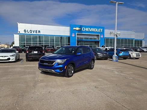 Used 2023 Kia Seltos S w/ Navigation Package image 1