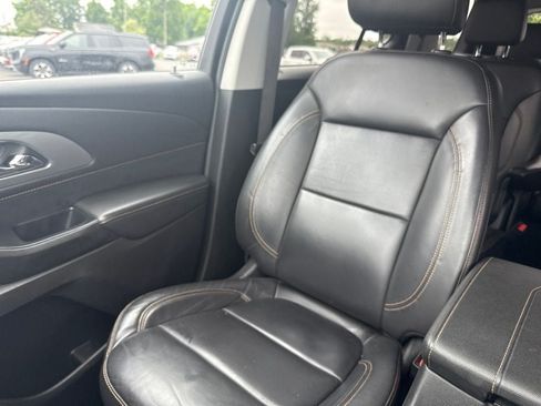 Used 2021 Chevrolet Traverse LT AWD/4WD image 30