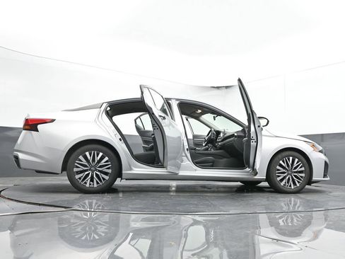 Used 2023 Nissan Altima 2.5 SV FWD image 77