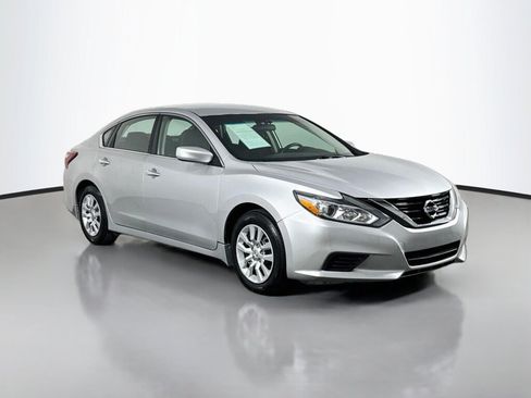 Used 2018 Nissan Altima 2.5 S w/ S Convenience Package FWD image 7