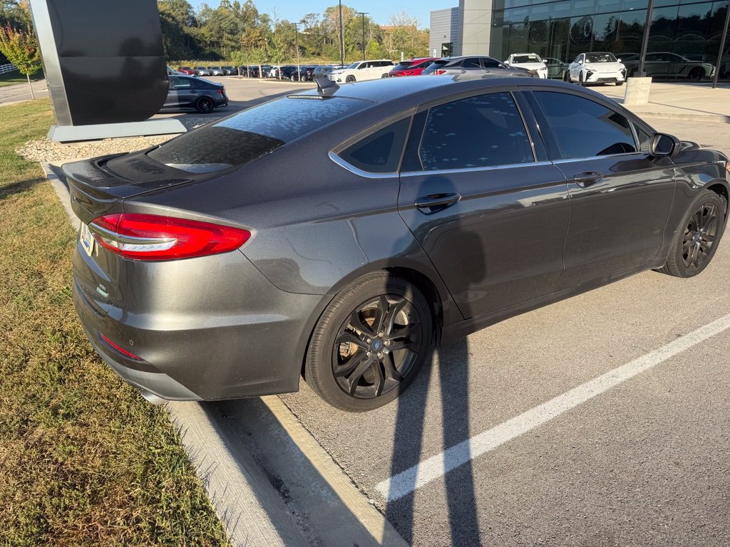 Used 2019 Ford Fusion SE w/ Equipment Group 151A FWD image 9