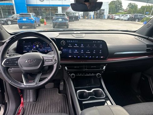 Used 2024 Chevrolet Traverse Z71 w/ Enhanced Driving Package AWD/4WD image 9