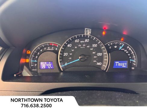 Used 2013 Toyota Camry LE FWD image 8