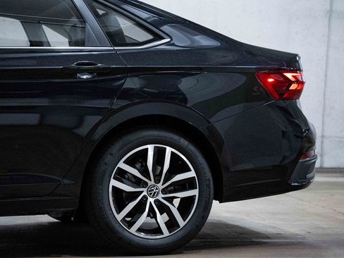 New 2026 Volkswagen Jetta SE image 4