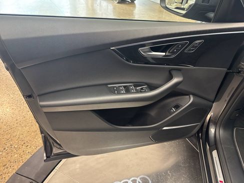 Used 2019 Audi Q8 Premium Plus AWD/4WD image 15