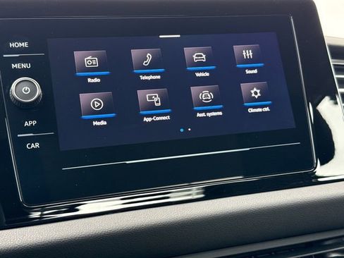 Certified 2025 Volkswagen Jetta S image 41