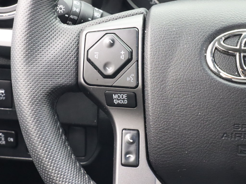 Used 2022 Toyota Tacoma TRD Off-Road AWD/4WD image 21