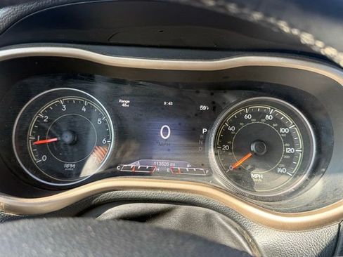 Used 2015 Jeep Cherokee Limited w/ Luxury Group image 18