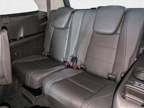 New 2026 Mercedes-Benz GLS 450 4MATIC image 19