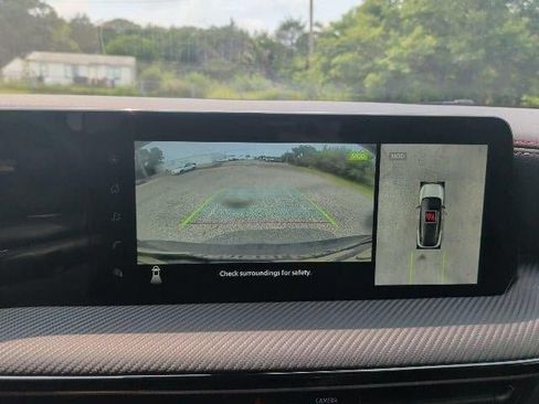 Used 2025 Nissan Kicks SR w/ SR Premium Package FWD image 31