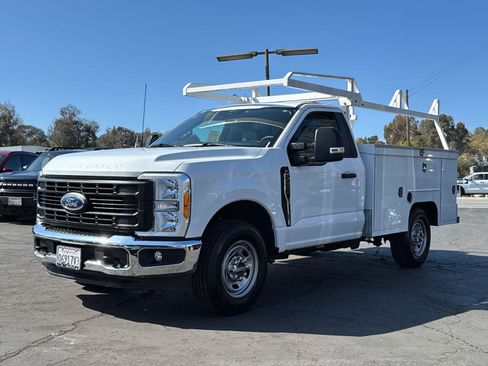 Used 2023 Ford F250 XL w/ XL Chrome Package image 4