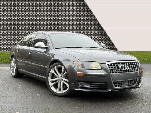 Used 2009 Audi S8 image 2