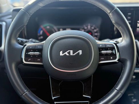 Used 2022 Kia Sorento EX w/ Panoramic Sunroof Package image 22