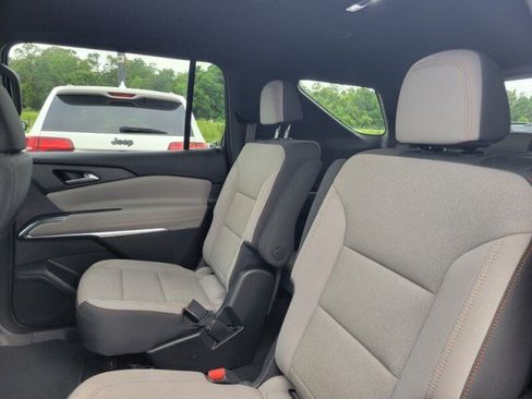 Used 2025 Chevrolet Traverse LT w/ Driver Confidence Package FWD image 26