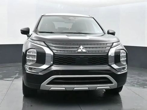 Used 2024 Mitsubishi Outlander Ralliart image 3