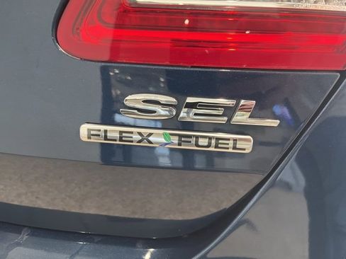 Used 2017 Ford Taurus SEL w/ Equipment Group 201A image 7