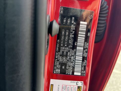 Used 2024 Toyota 4Runner SR5 AWD/4WD image 31