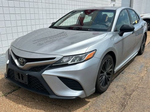 Used 2020 Toyota Camry SE w/ Protection Package (Q1) FWD image 1