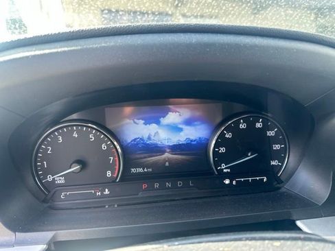 Used 2021 Ford Explorer XLT w/ Equipment Group 202A AWD/4WD image 8