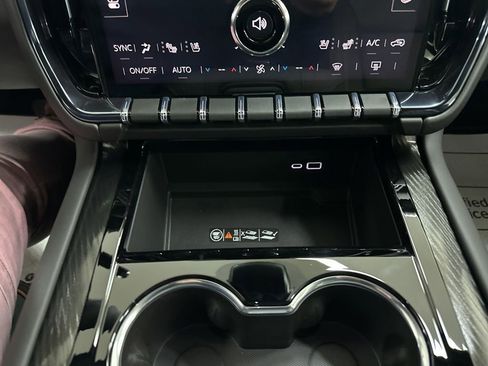 New 2026 GMC Yukon XL AT4 w/ AT4 Premium Plus Package AWD/4WD image 42