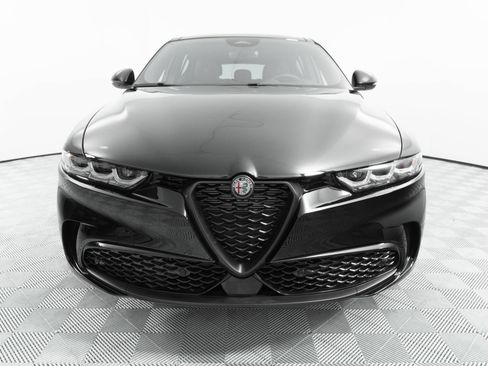 New 2025 Alfa Romeo Tonale w/ Premium Package AWD/4WD image 2
