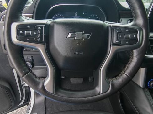 Used 2023 Chevrolet Tahoe Z71 w/ Luxury Package AWD/4WD image 17