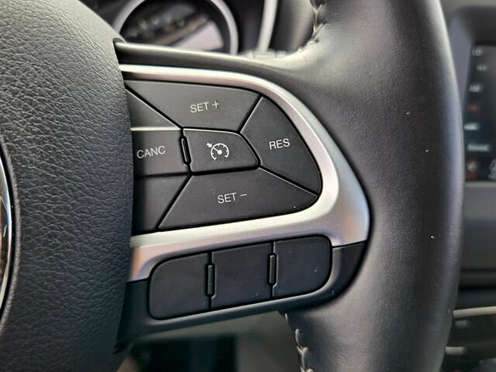 Used 2019 Jeep Compass Latitude FWD image 21