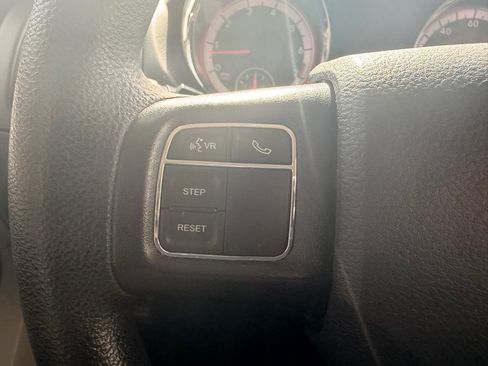 Used 2020 Dodge Grand Caravan SE w/ UConnect Hands-Free Group FWD image 22
